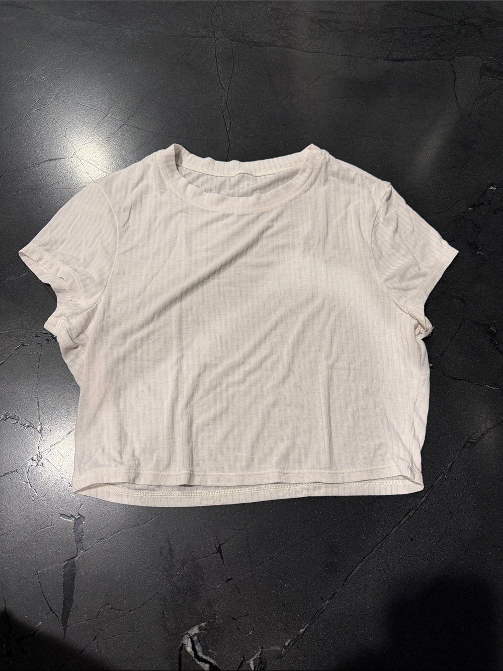 Alo Ribbed Sea Coast Cropped Short Sleeve Tee - off White